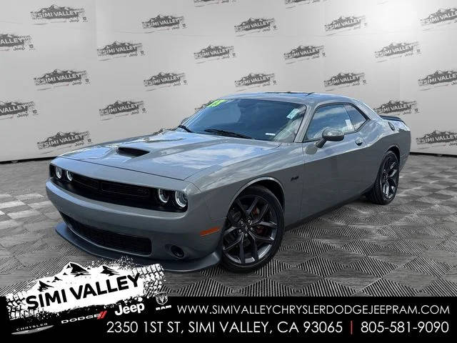 2023 Dodge Challenger R/T RWD photo
