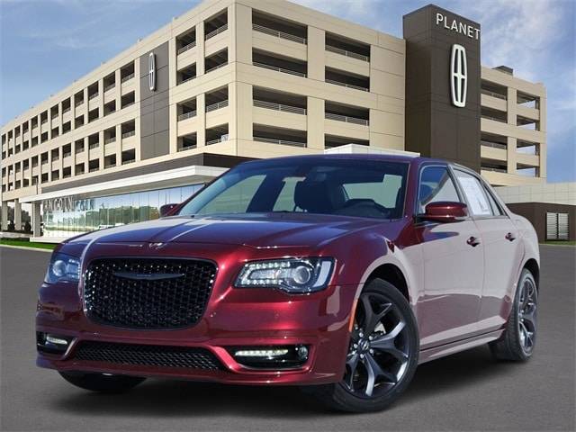 2023 Chrysler 300 Touring L RWD photo