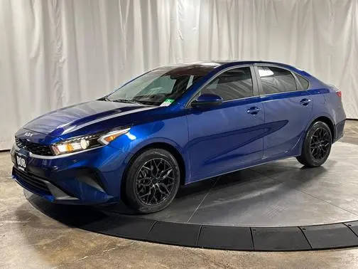 2023 Kia Forte LXS FWD photo