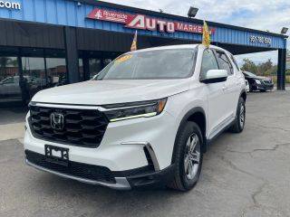 2023 Honda Pilot EX-L 8 Passenger FWD photo