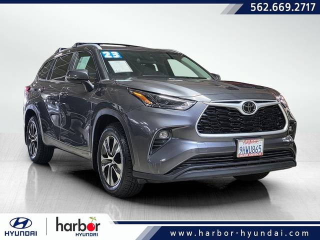 2023 Toyota Highlander XLE FWD photo