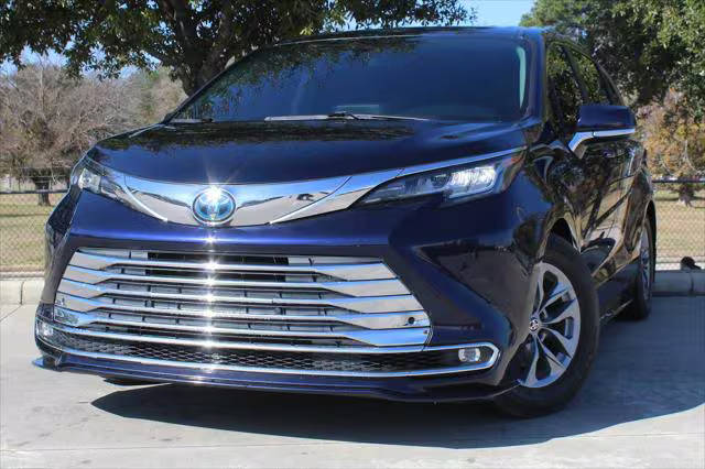 2021 Toyota Sienna XLE FWD photo