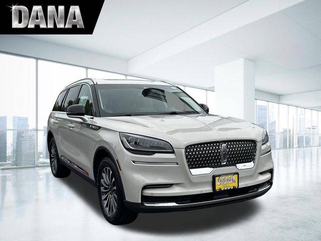 2023 Lincoln Aviator Standard AWD photo