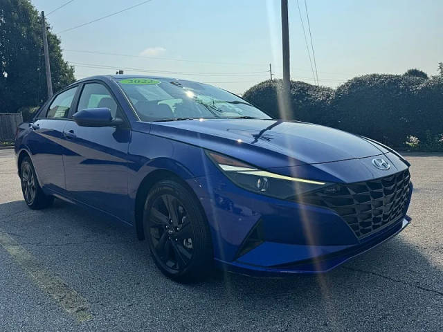2023 Hyundai Elantra SEL FWD photo