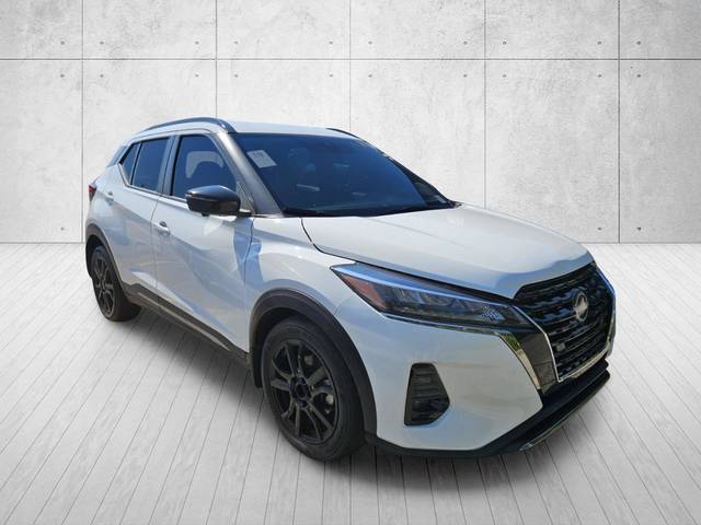 2023 Nissan Kicks SR FWD photo