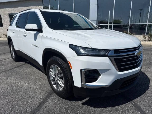 2023 Chevrolet Traverse LT Cloth FWD photo