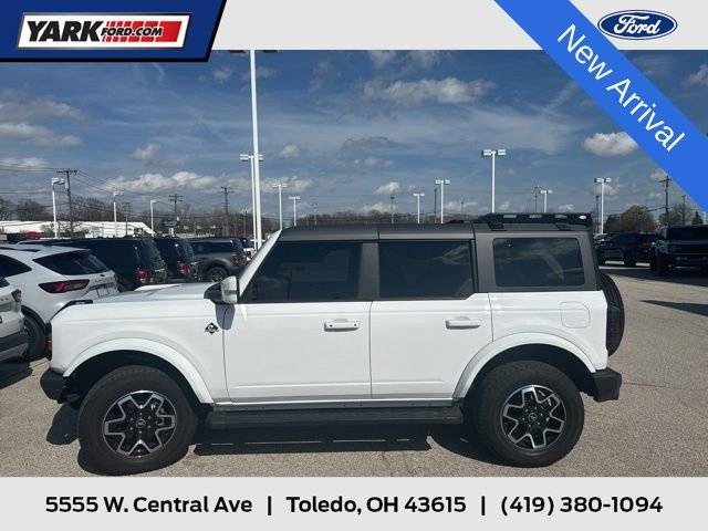 2023 Ford Bronco 4 Door Outer Banks 4WD photo