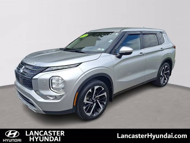 2023 Mitsubishi Outlander SE AWD photo