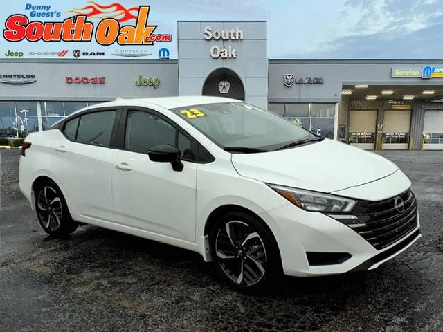 2023 Nissan Versa SR FWD photo