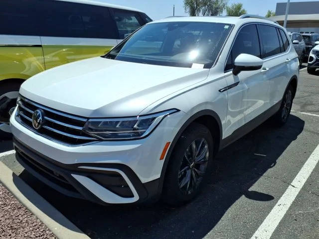 2023 Volkswagen Tiguan SE FWD photo