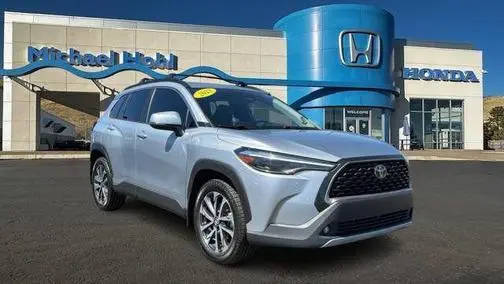 2023 Toyota Corolla Cross XLE FWD photo