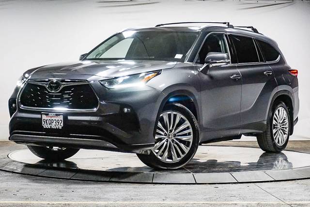 2023 Toyota Highlander Platinum AWD photo