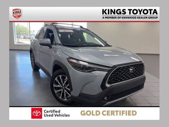 2023 Toyota Corolla Cross XLE FWD photo
