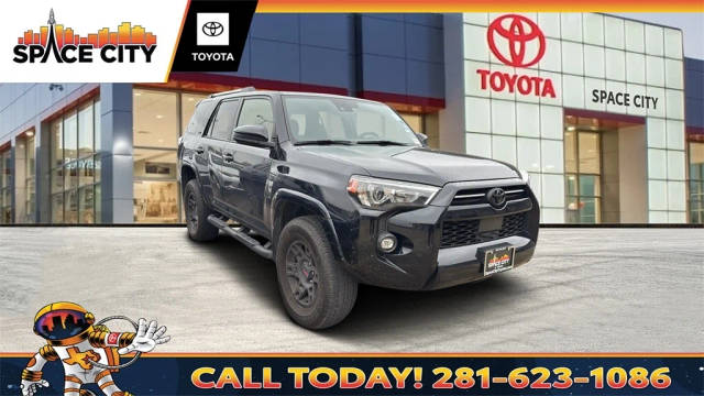 2023 Toyota 4Runner SR5 4WD photo