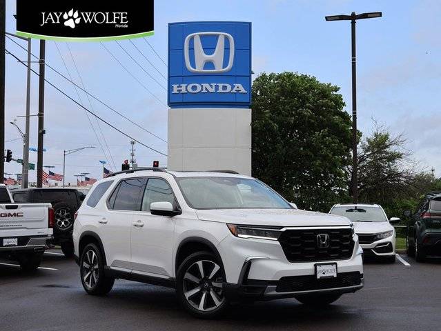 2023 Honda Pilot Touring AWD photo