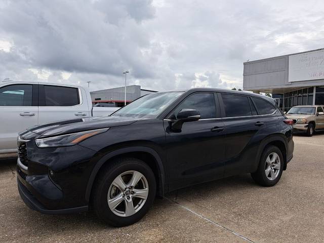 2023 Toyota Highlander LE FWD photo