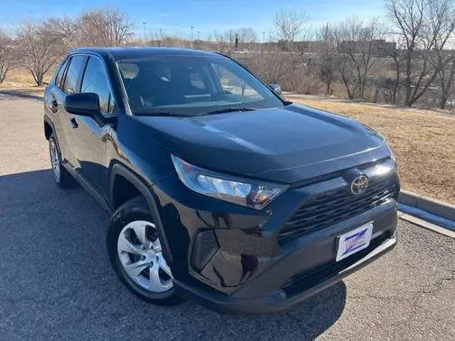 2022 Toyota RAV4 LE AWD photo