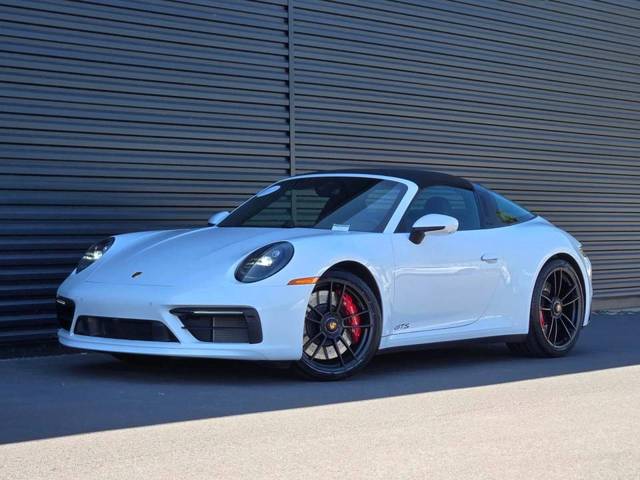 2023 Porsche 911 4 GTS AWD photo