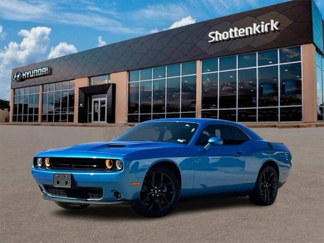 2023 Dodge Challenger SXT RWD photo