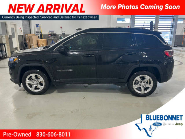2023 Jeep Compass Latitude 4WD photo