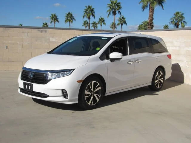 2023 Honda Odyssey Touring FWD photo
