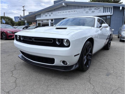 2023 Dodge Challenger SXT RWD photo