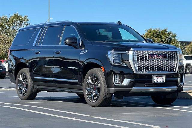 2023 GMC Yukon XL Denali 4WD photo