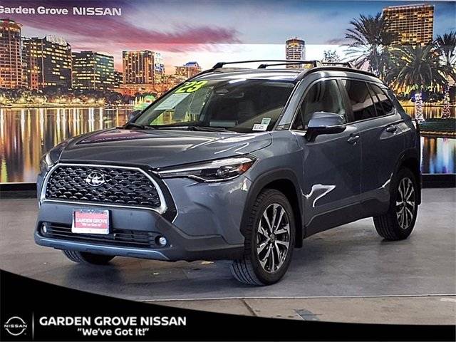 2023 Toyota Corolla Cross XLE FWD photo