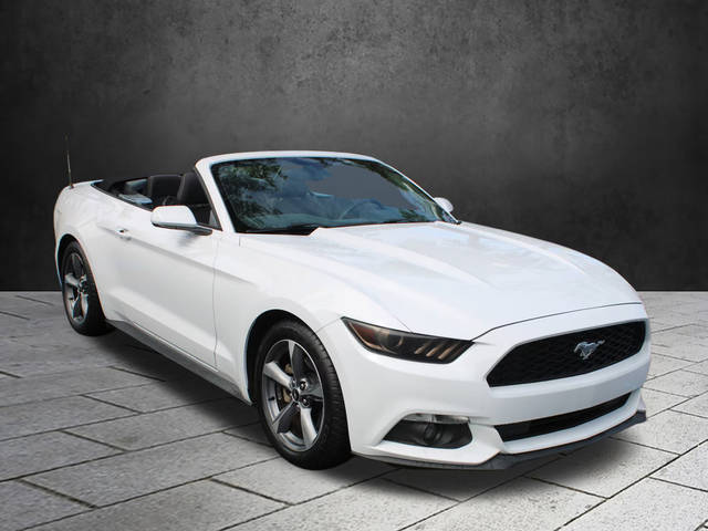 2015 Ford Mustang V6 RWD photo