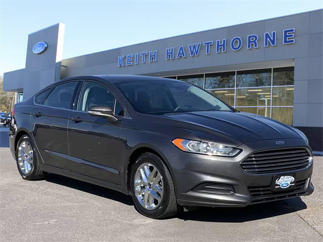 2015 Ford Fusion SE FWD photo