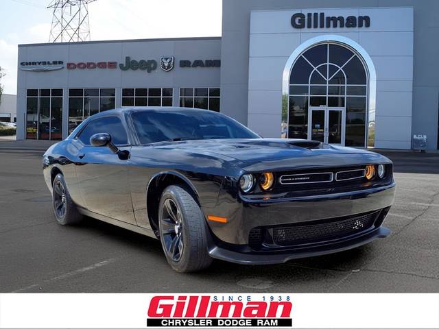 2022 Dodge Challenger SXT RWD photo
