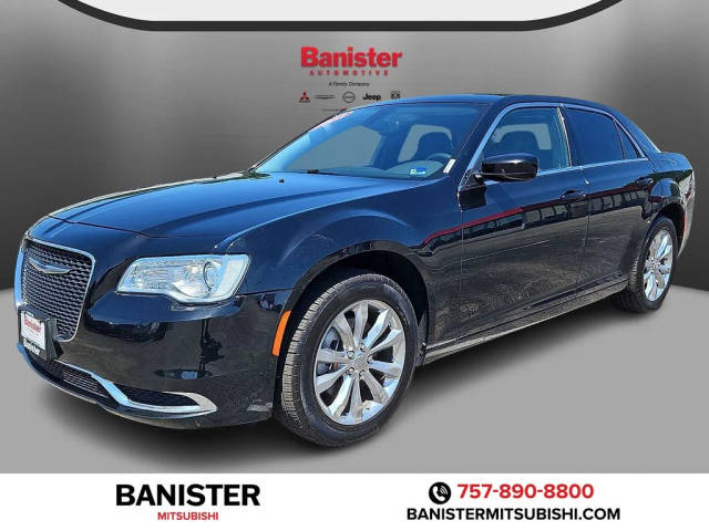 2023 Chrysler 300 Touring AWD photo