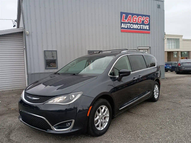 2020 Chrysler Pacifica Minivan Touring L FWD photo