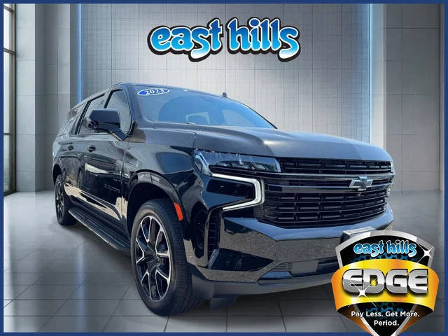 2023 Chevrolet Suburban RST 4WD photo