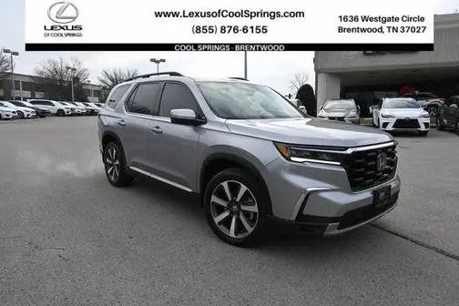 2023 Honda Pilot Touring AWD photo