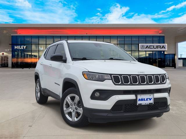 2023 Jeep Compass Latitude 4WD photo