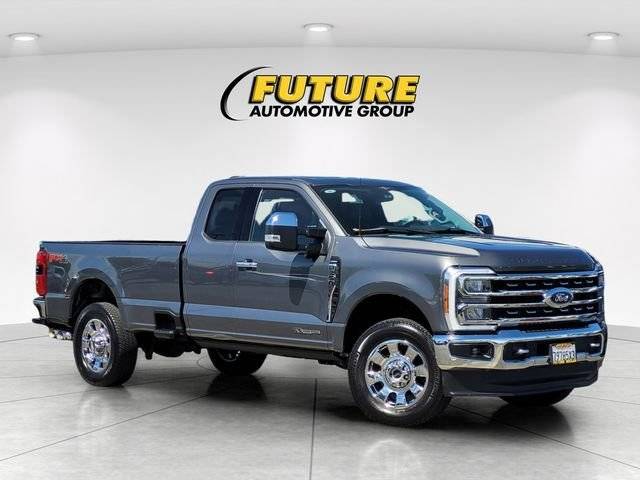 2023 Ford F-350 Super Duty LARIAT 4WD photo