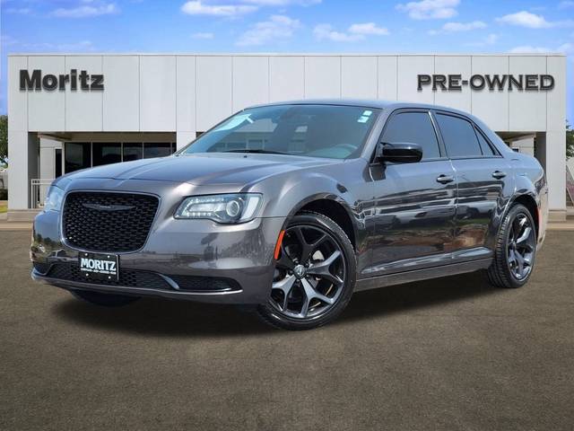 2023 Chrysler 300 Touring RWD photo