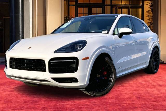 2022 Porsche Cayenne Coupe GTS AWD photo