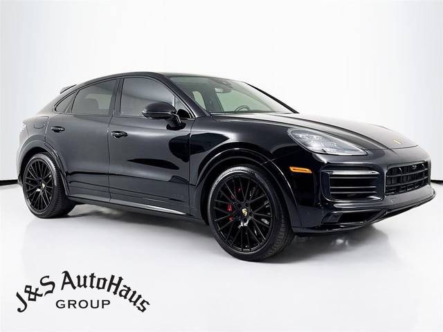 2022 Porsche Cayenne Coupe GTS AWD photo