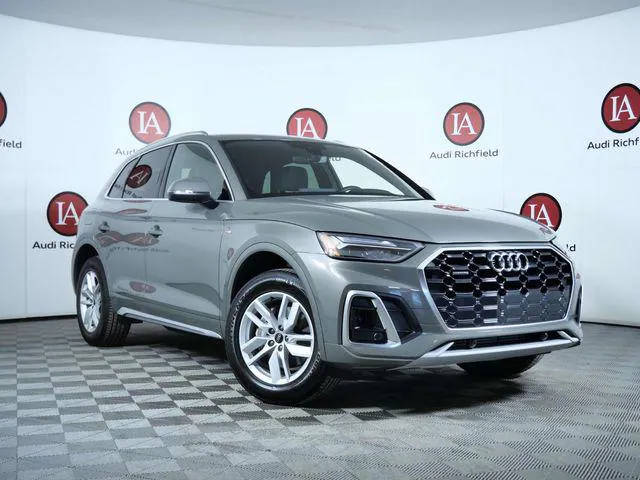 2023 Audi Q5 S line Premium AWD photo