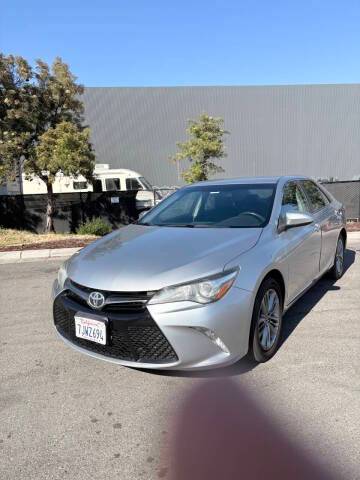 2015 Toyota Camry FWD photo