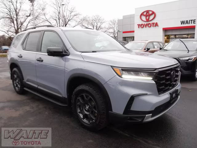 2023 Honda Pilot TrailSport AWD photo