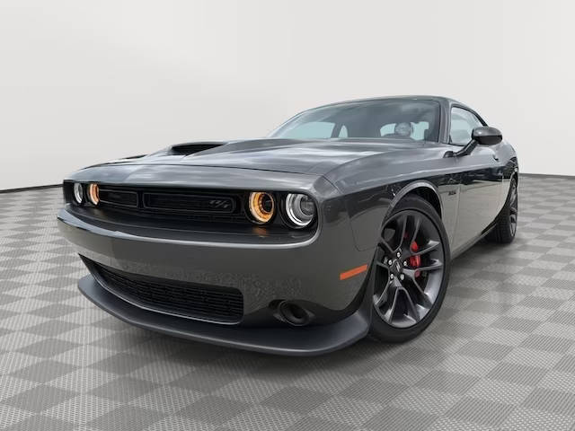 2023 Dodge Challenger R/T RWD photo