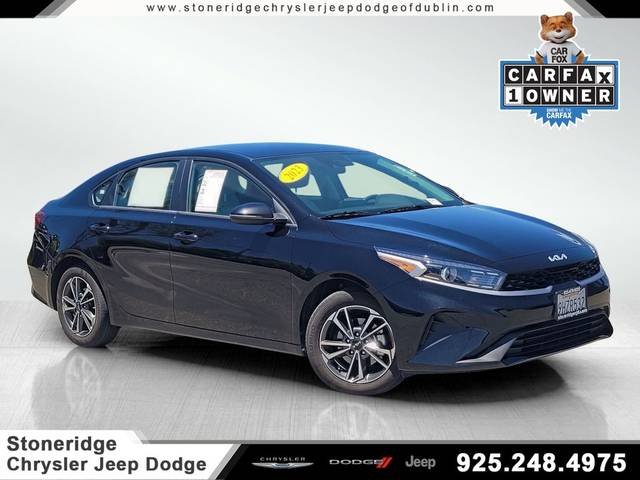 2023 Kia Forte LXS FWD photo