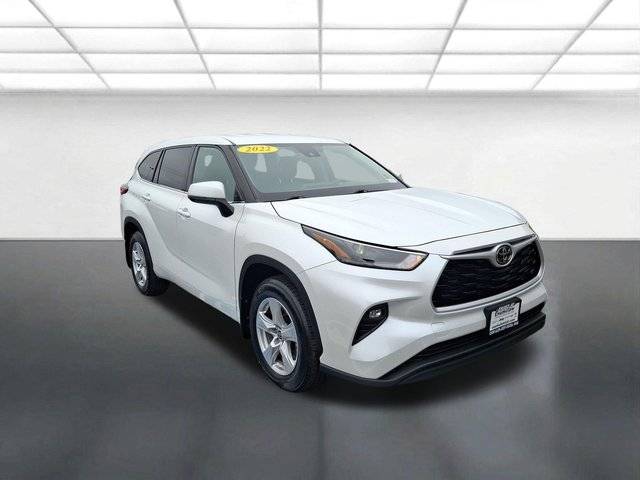 2022 Toyota Highlander LE AWD photo