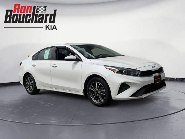 2023 Kia Forte LXS FWD photo