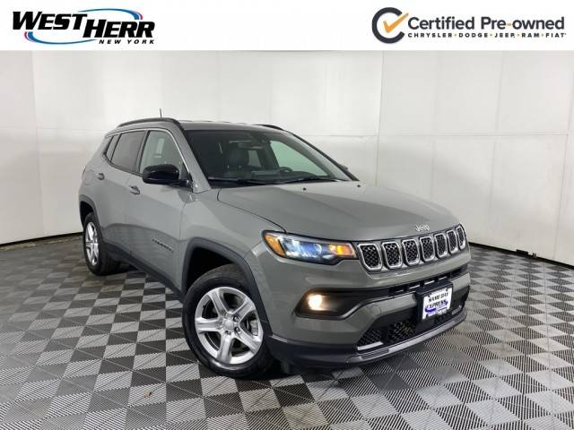 2023 Jeep Compass Latitude 4WD photo