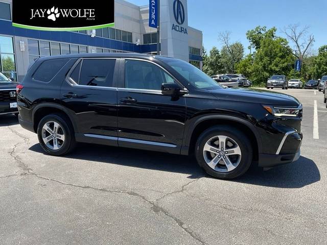2023 Honda Pilot EX-L 8 Passenger AWD photo
