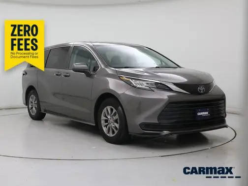 2022 Toyota Sienna LE FWD photo